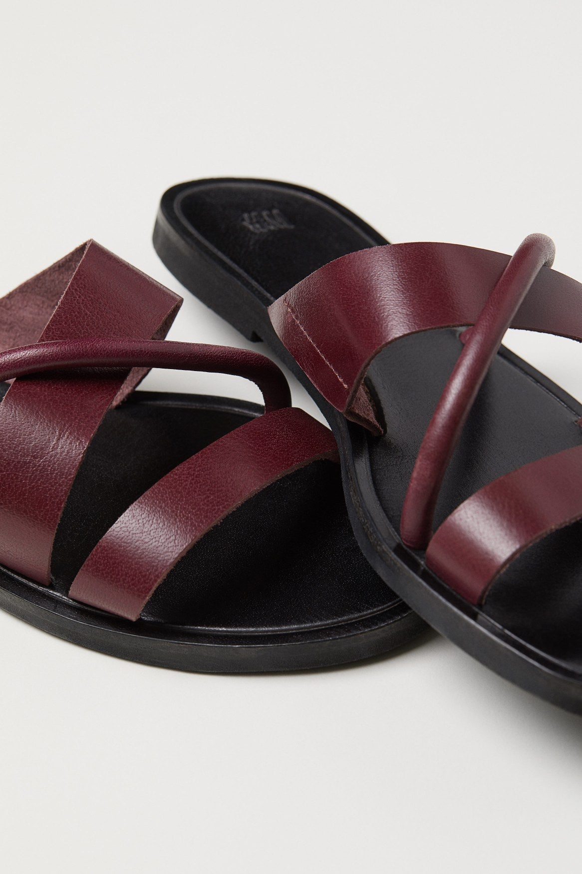 OL SIMMONS PQ Sandal