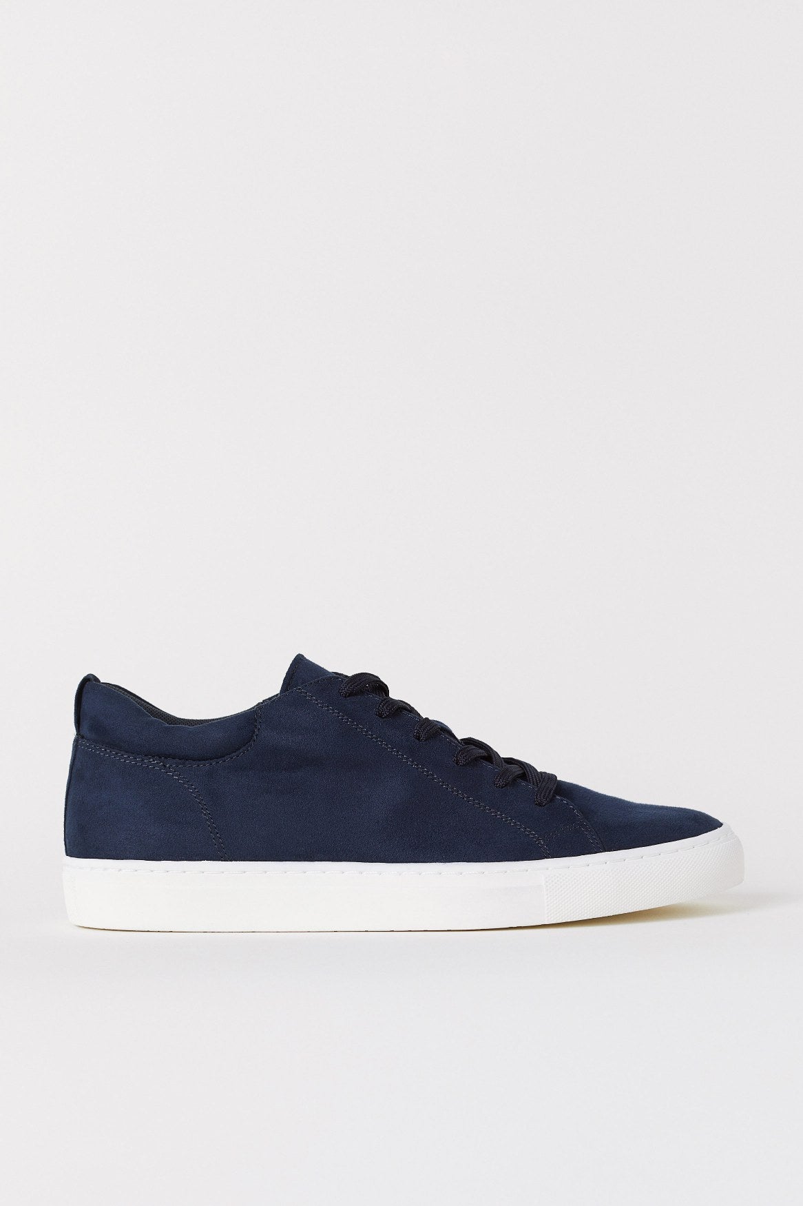 John mid court sneaker