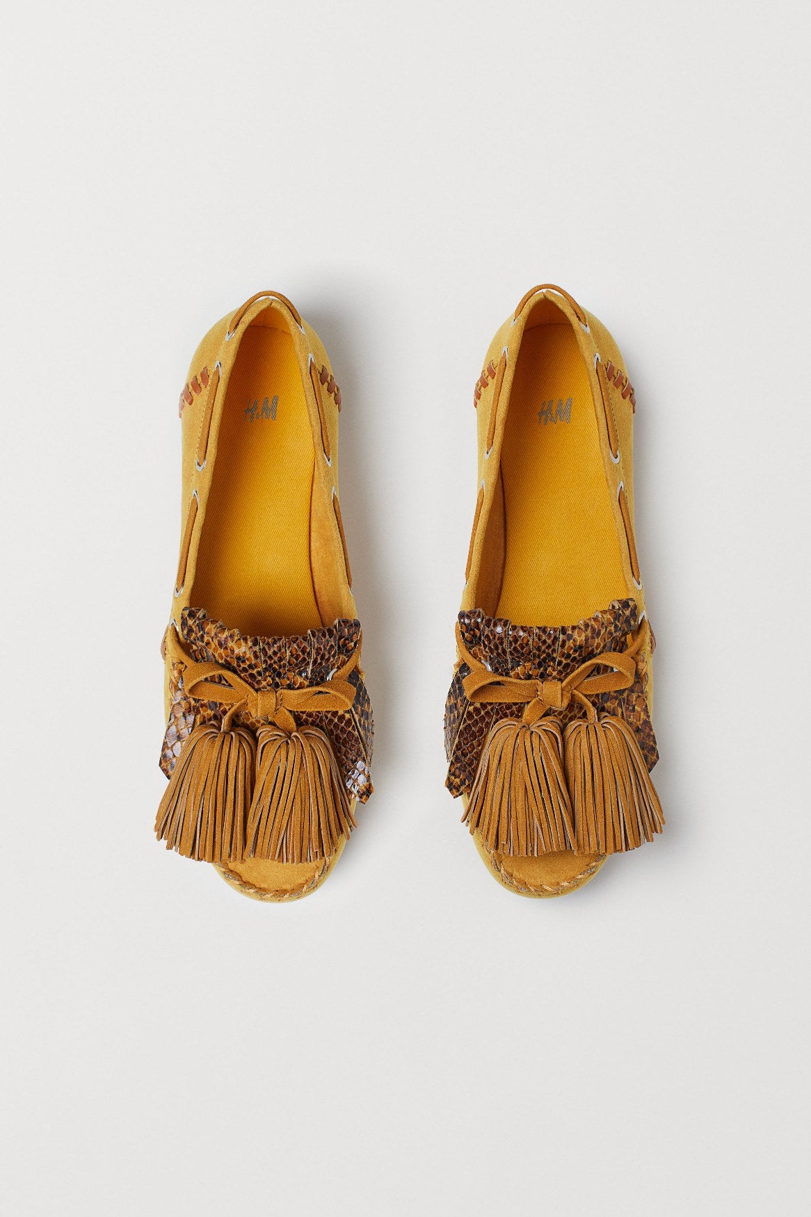 Gable moccasin