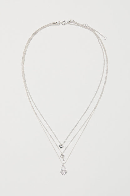 Flirty Fin necklace