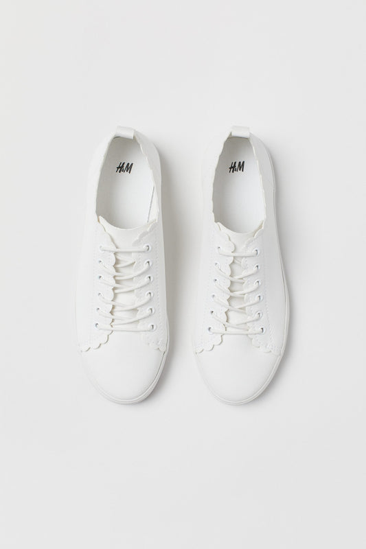 Lucy scallop sneaker(1)