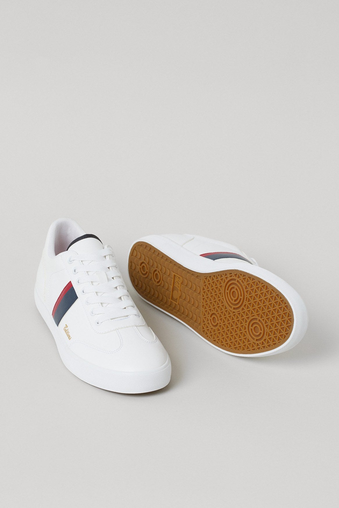 Beta Low court Sneaker