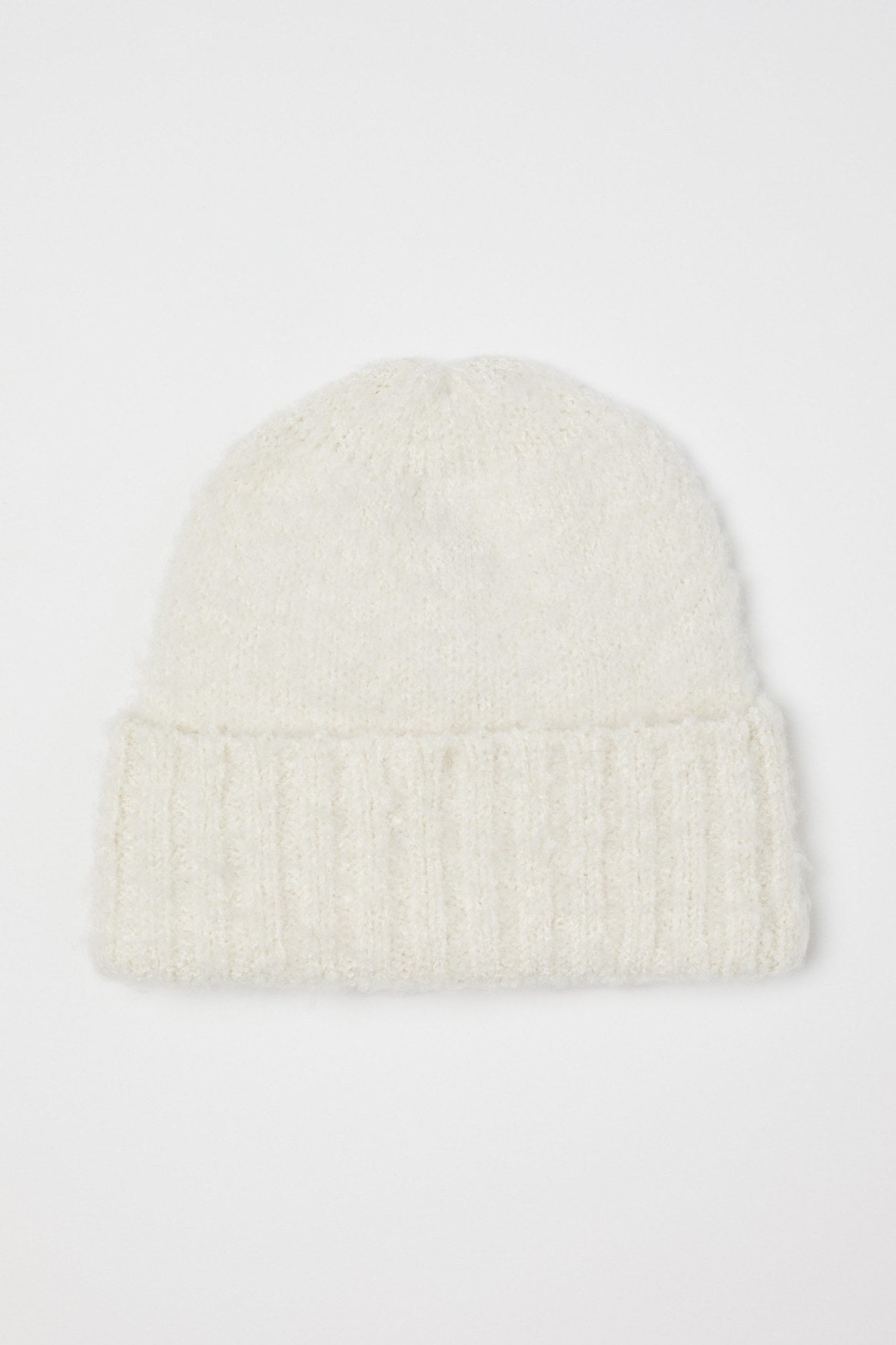 BETTY BUCLE BEANIE