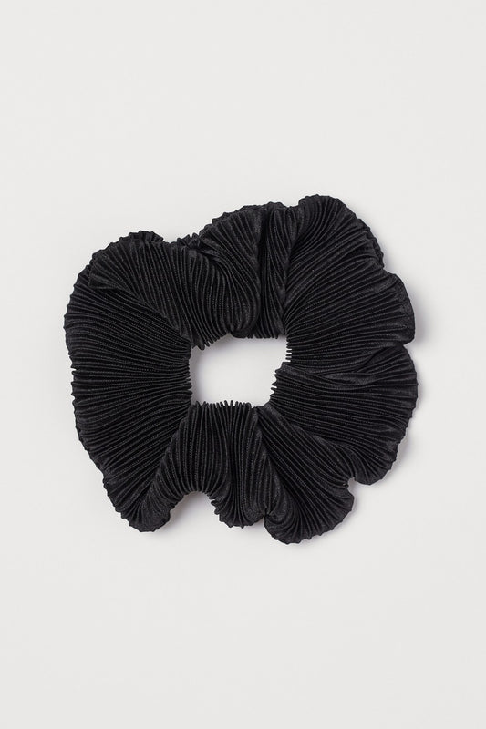 Pleated scrunchie