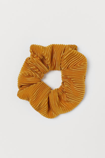 Pleated scrunchie