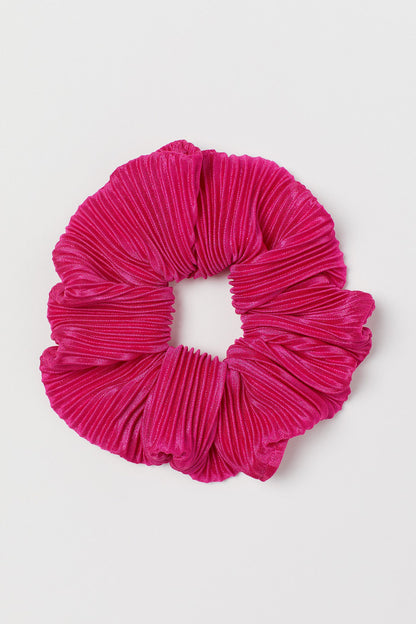 Pleated scrunchie