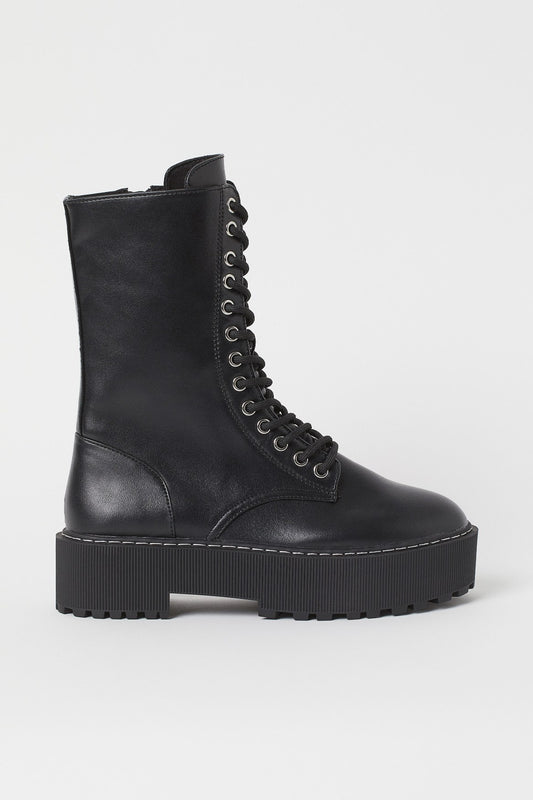 Pralin platform Boot